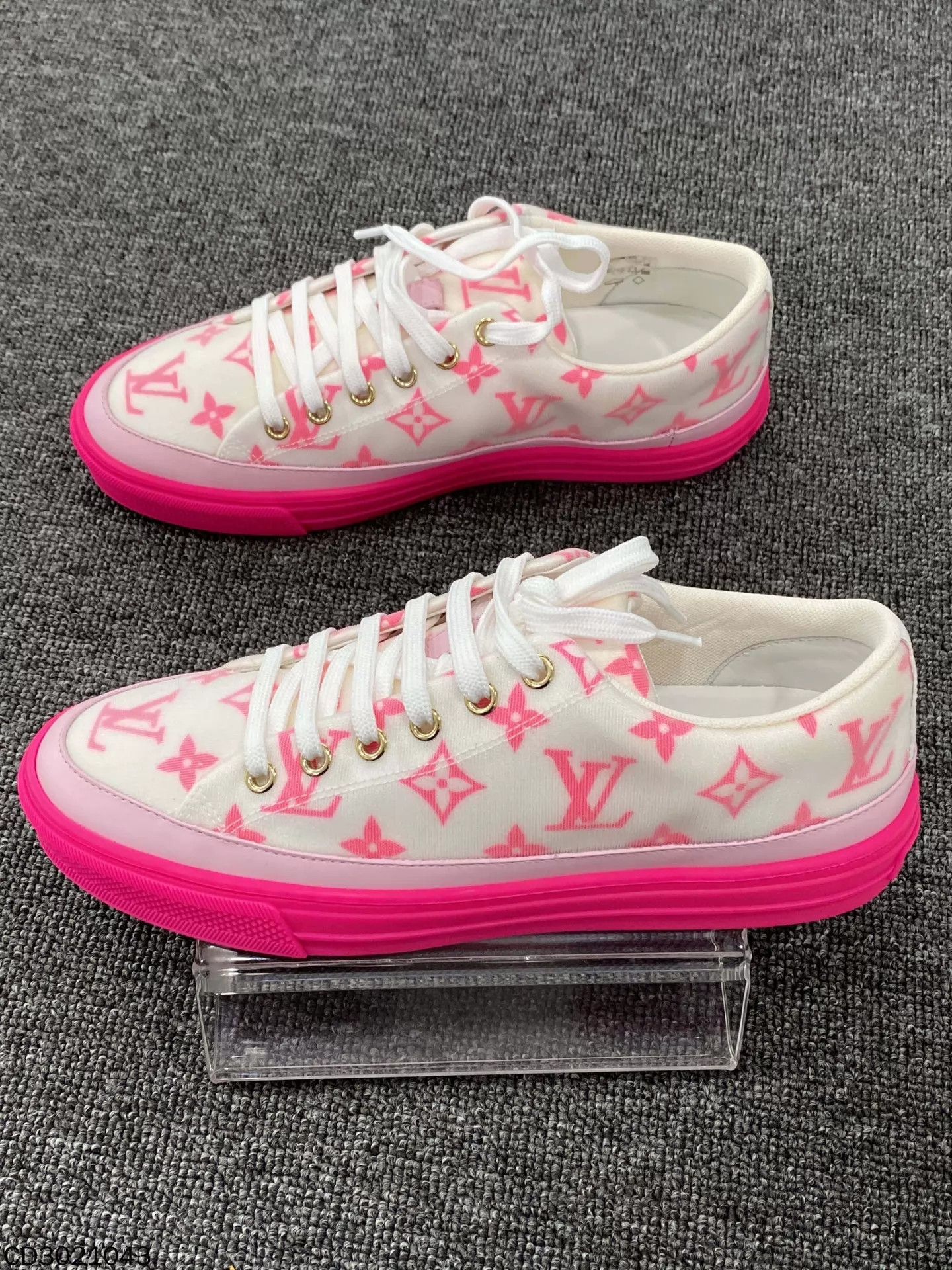 Louis Vuitton LV White Pink Monogram Sneaker 37 New Size US 6.5 / IT 36.5 - 3 Thumbnail