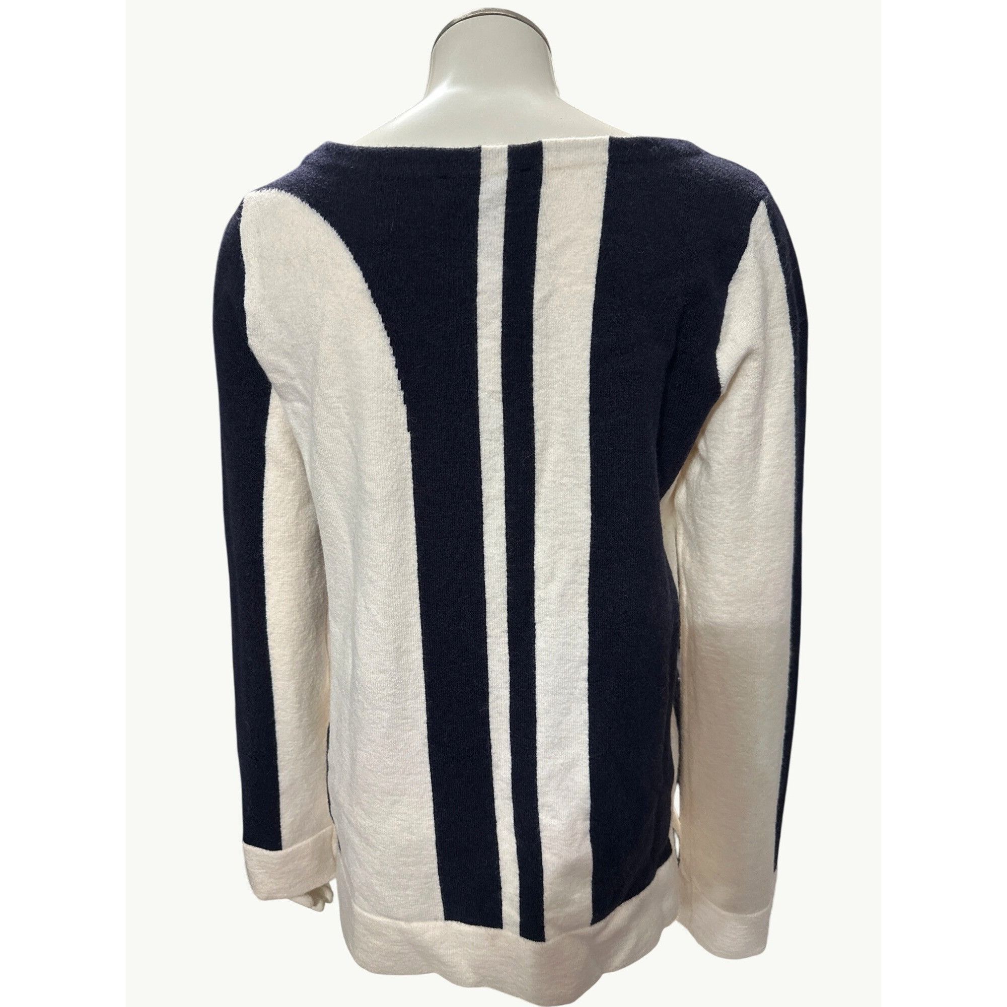 Ann Taylor Ann Taylor Womens Striped Block Style Sweater Small Navy Wh Size S / US 4 / IT 40 - 4 Thumbnail
