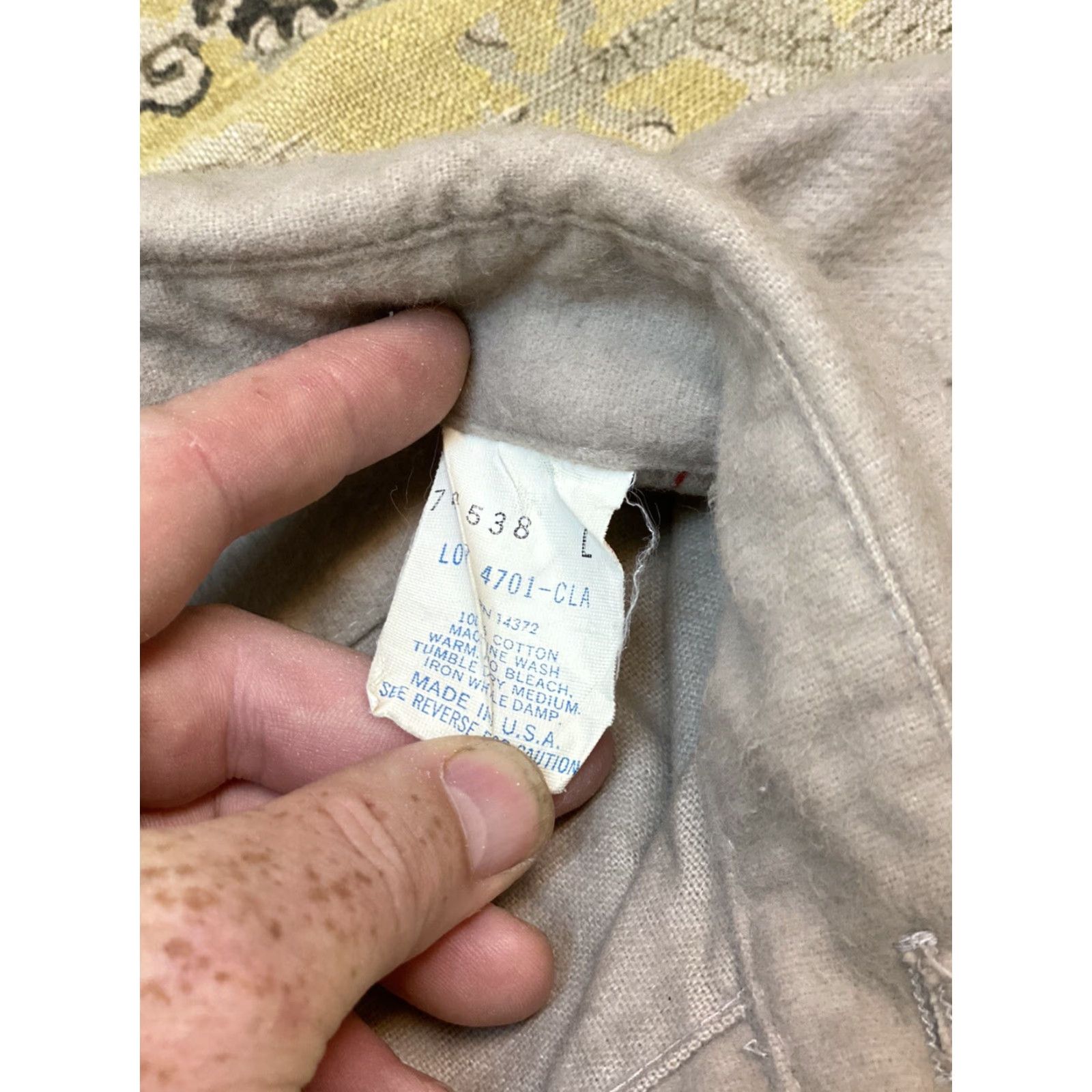 Vintage VINTAGE Five Brother Shirt Mens Large L Long Sleeve Flannel Cotton Beige Button-Up Collared Solid As Is Size US L / EU 52-54 / 3 - 6 Thumbnail