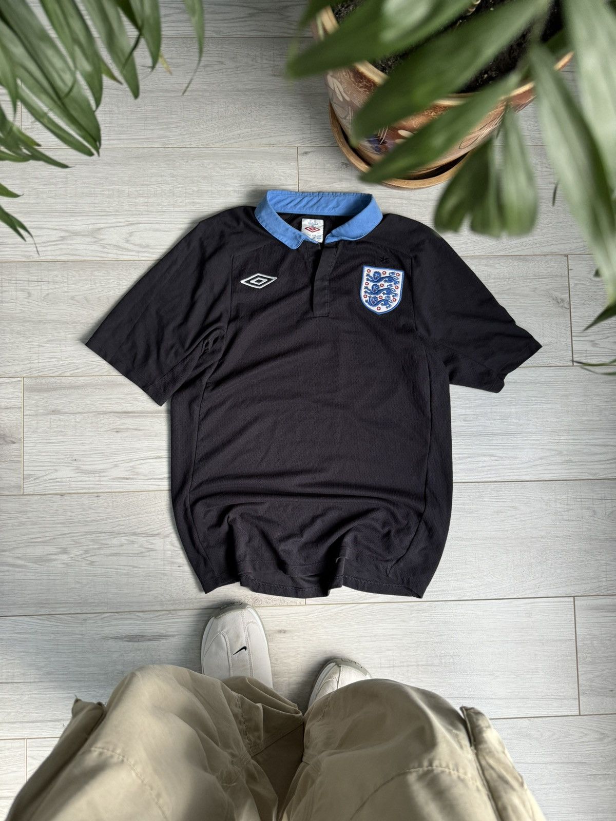 Umbro × Vintage Vintage Umbro England Soccer Jersey away shirt 2012 kit Size US M / EU 48-50 / 2 - 1 Thumbnail