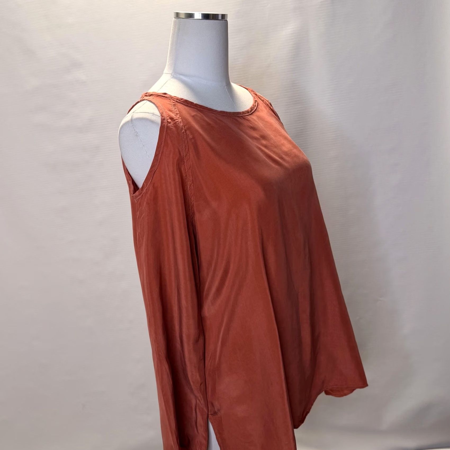 Hard Tail Hard Tail Womens Shirt Small Rust Orange Cold Shoulder Long Sleeve Blouse Tourniquet Size S / US 4 / IT 40 - 2 Thumbnail