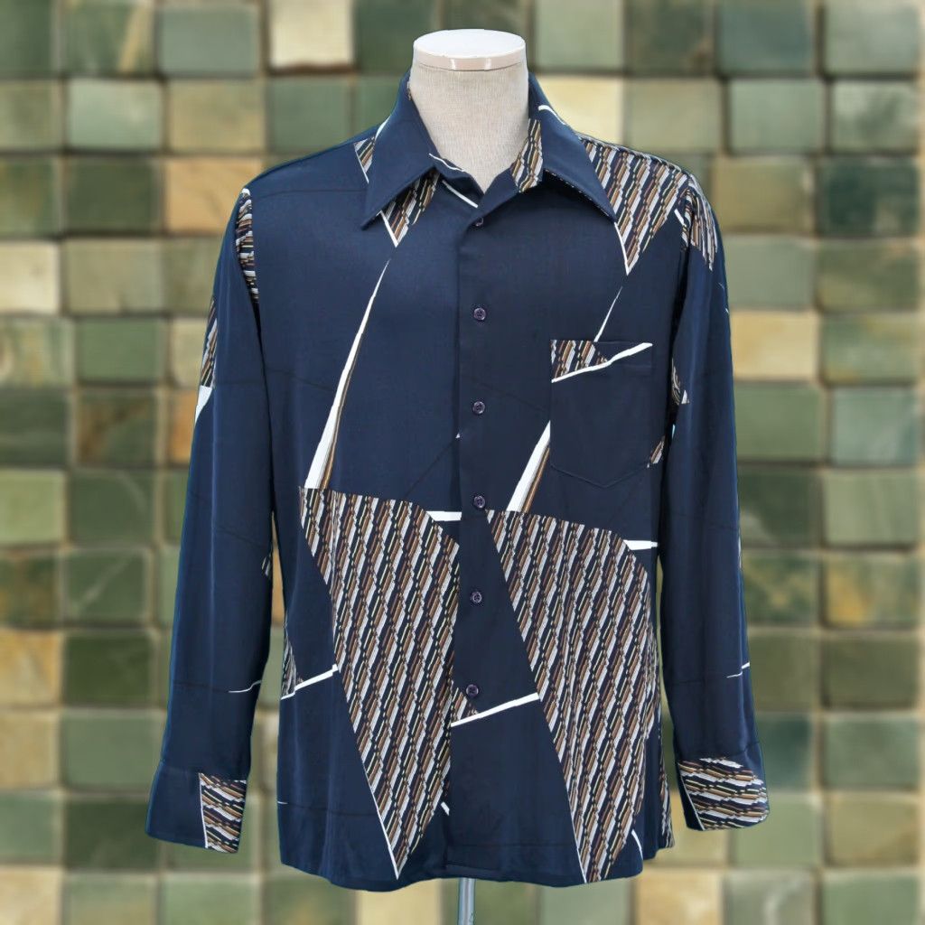 Van Heusen VINTAGE Men's VTG 70s Navy Blue Geometric Print Shirt Sz L 1970s Disco Polyester Shirt Mens L Blue Geometric 70s Disco Polyester Van Heusen Shirt Size US L / EU 52-54 / 3 - 1 Thumbnail