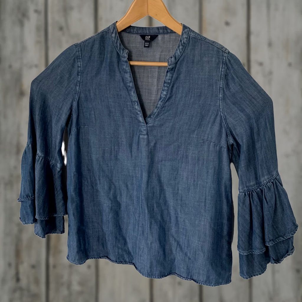 Gap Gap Womens Blue Chambray Denim Top Sz Small Bell Sleeve V-Neck Boho Size S / US 4 / IT 40 - 1 Thumbnail