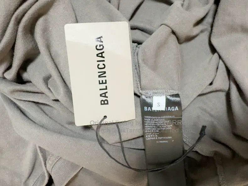 Balenciaga Balenciaga Front and Back Logo S Size Size US S / EU 44-46 / 1 - 5 Thumbnail