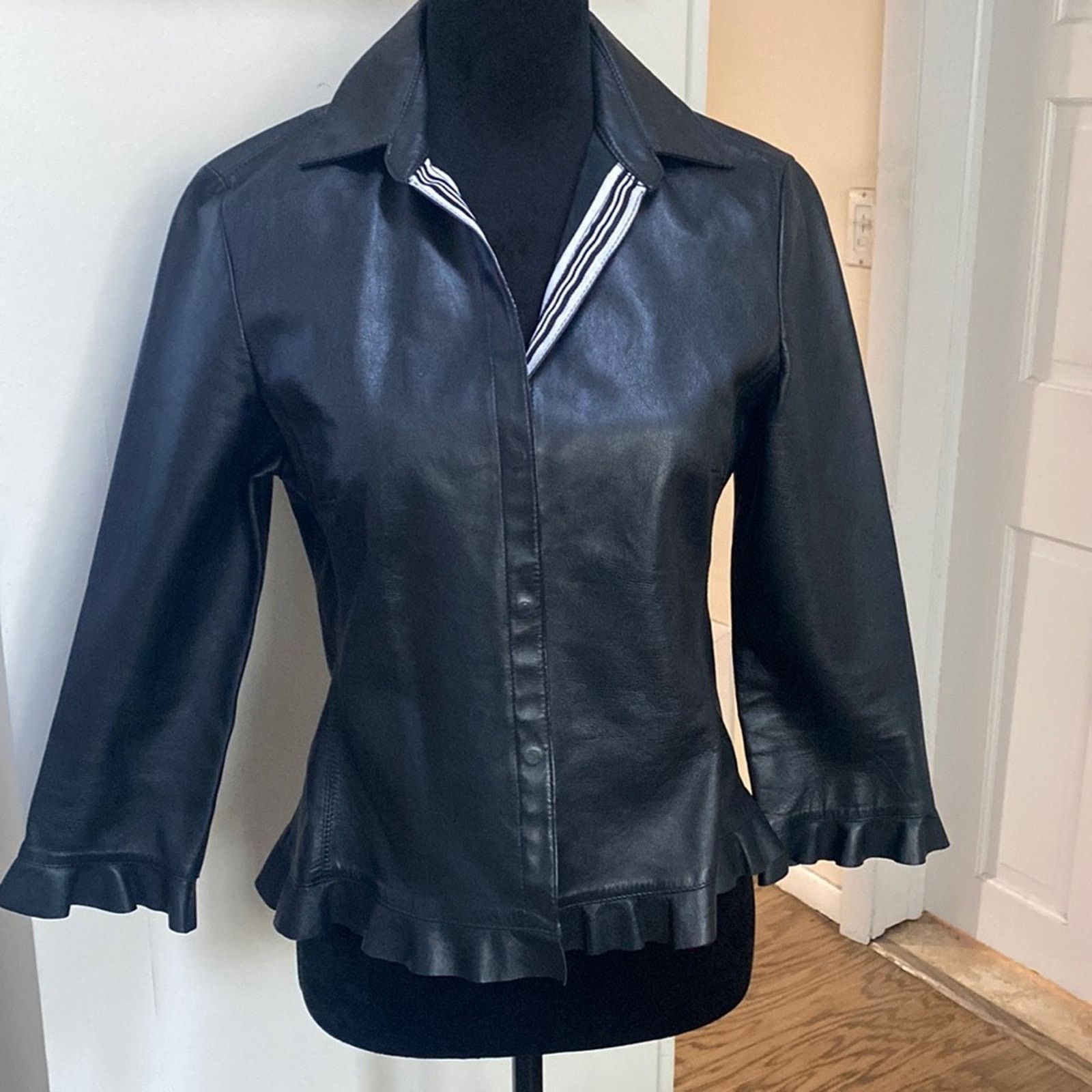 Bcbgmaxazria BCBGMaxazria Black Leather Jacket Size Small Size S / US 4 / IT 40 - 1 Thumbnail