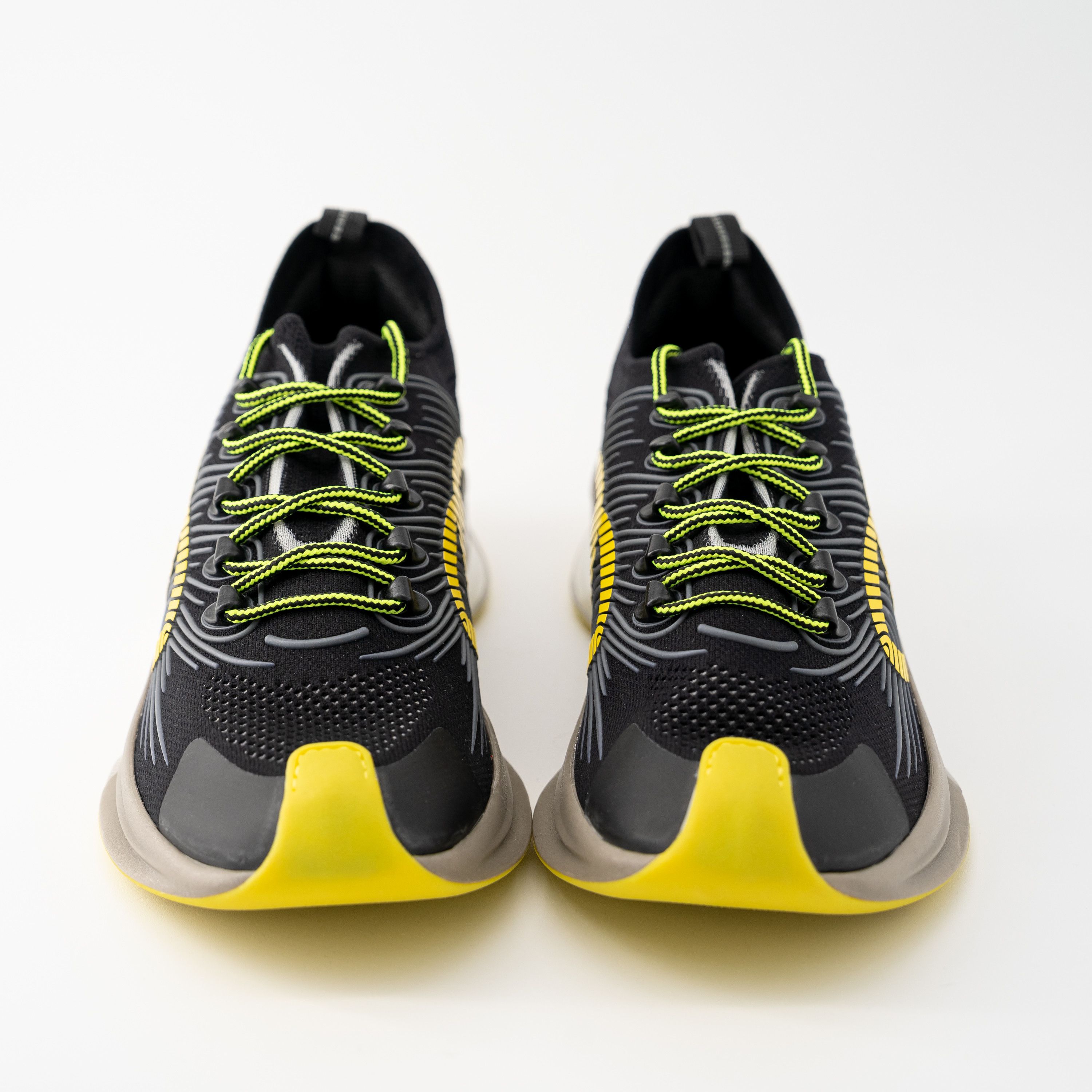 Gucci Size 12G - Gucci Run Sneaker Black Yellow Size US 12.5 / EU 45-46 - 2 Thumbnail