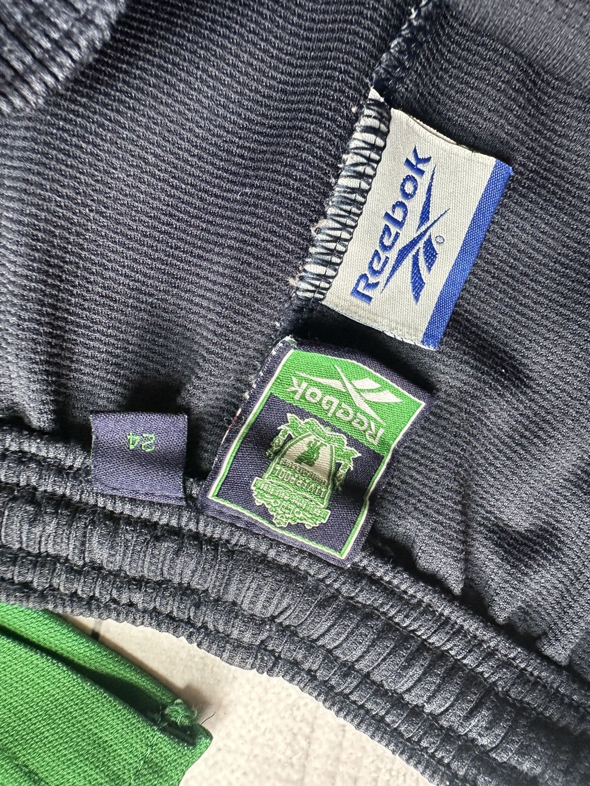 Reebok × Vintage Vintage Reebok Liverpool green rare jersey + shorts kids Size US XXS / EU 40 - 5 Thumbnail