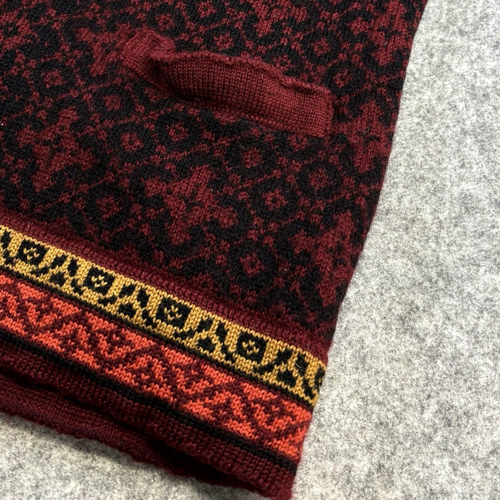 Vintage VINTAGE Telemark Nordic Wool Sleeveless Jumper Women’s Large Red Multi Knit Patterned Round Neck Cardigan Sleeveless, Velvet? Size L / US 10 / IT 46 - 3 Thumbnail