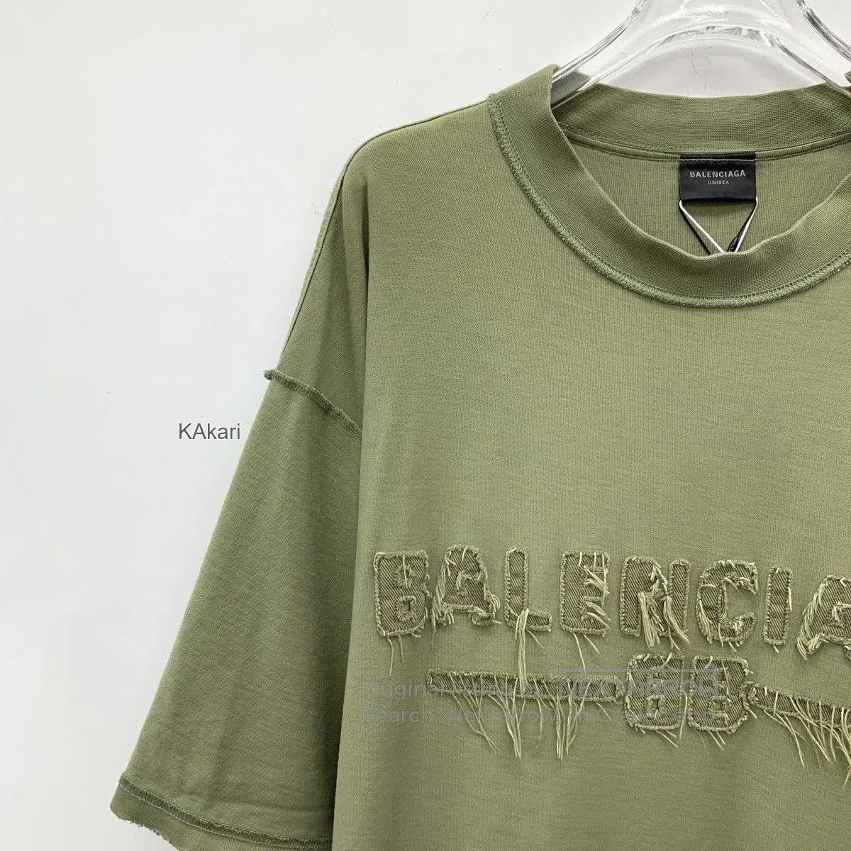 Balenciaga Green Short Sleeve Distressed Graphic T. Size US S / EU 44-46 / 1 - 3 Thumbnail