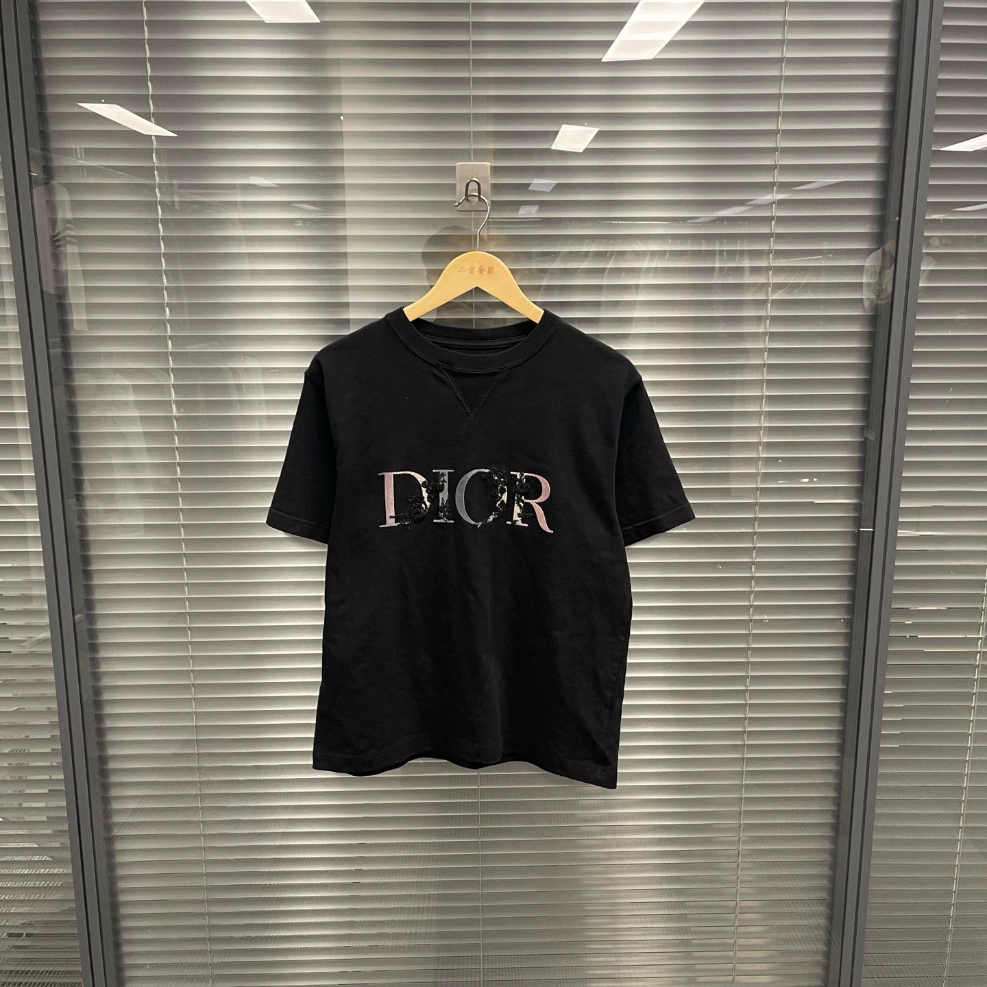 Dior Dior Floral Embroidered Letter SS M 99 New Tagless Size US M / EU 48-50 / 2 - 1 Thumbnail