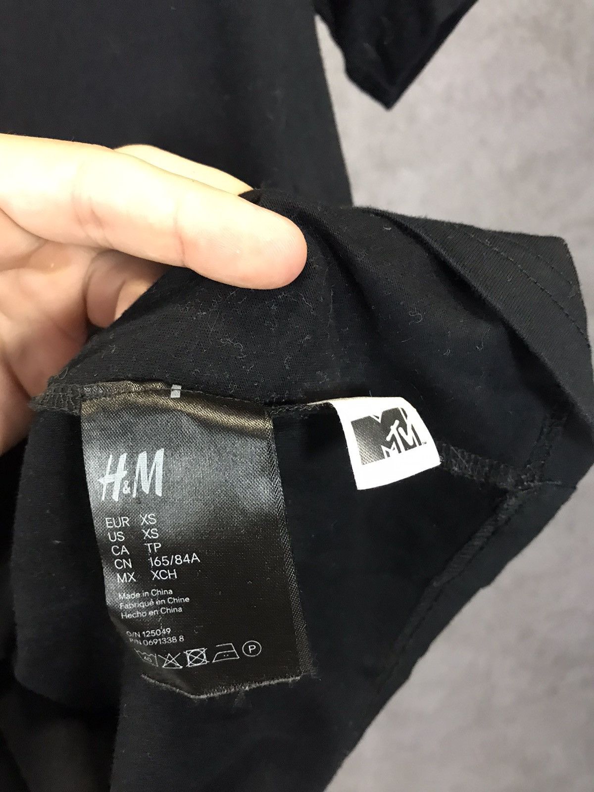 H&M × Moschino Moschino x H&M MTV designer tee Size US XS / EU 42 / 0 - 5 Thumbnail