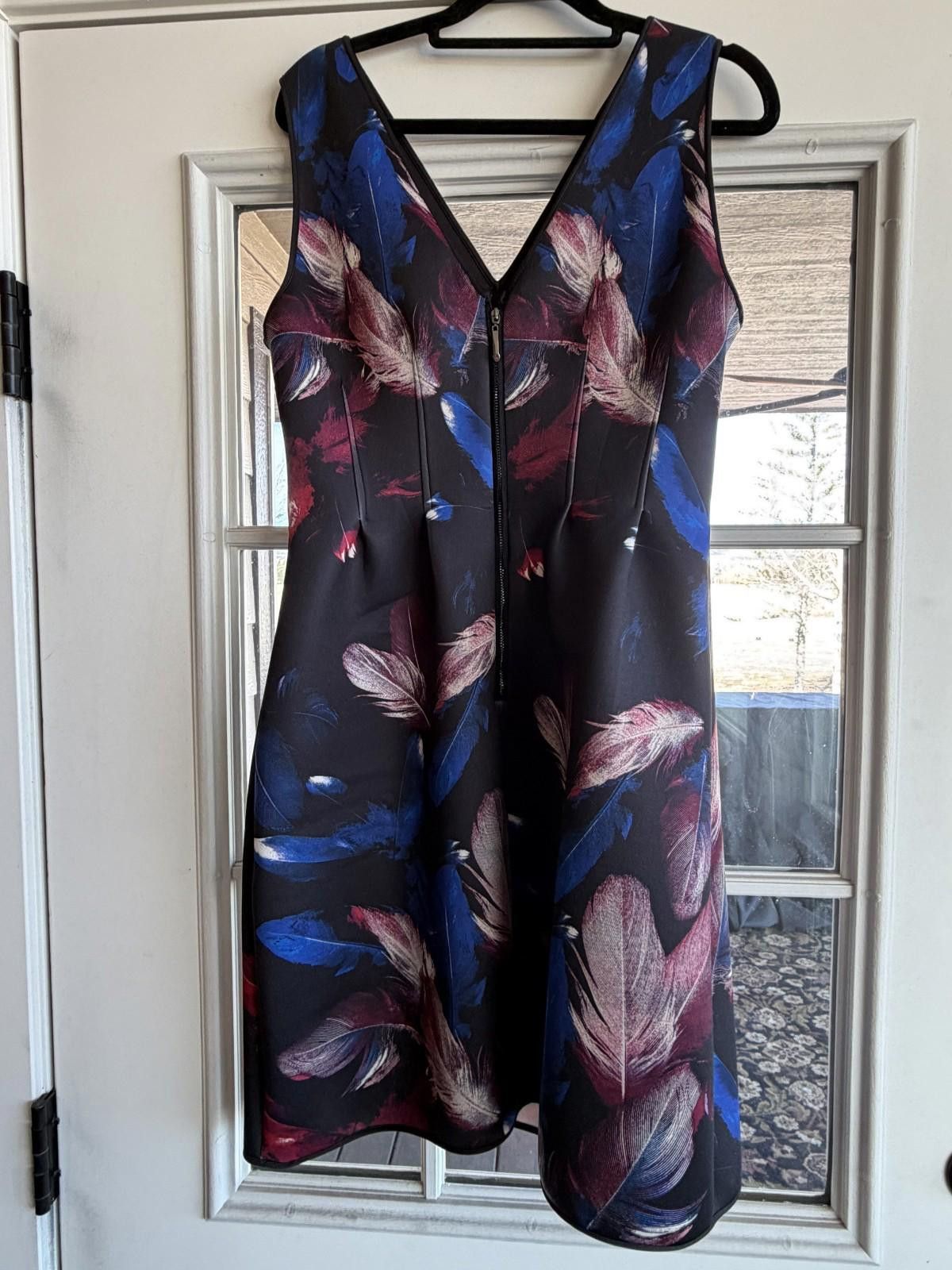 Other WHBM SCUBA Dress 6 Black Blue Red Feather Print Size M / US 6-8 / IT 42-44 - 12 Thumbnail