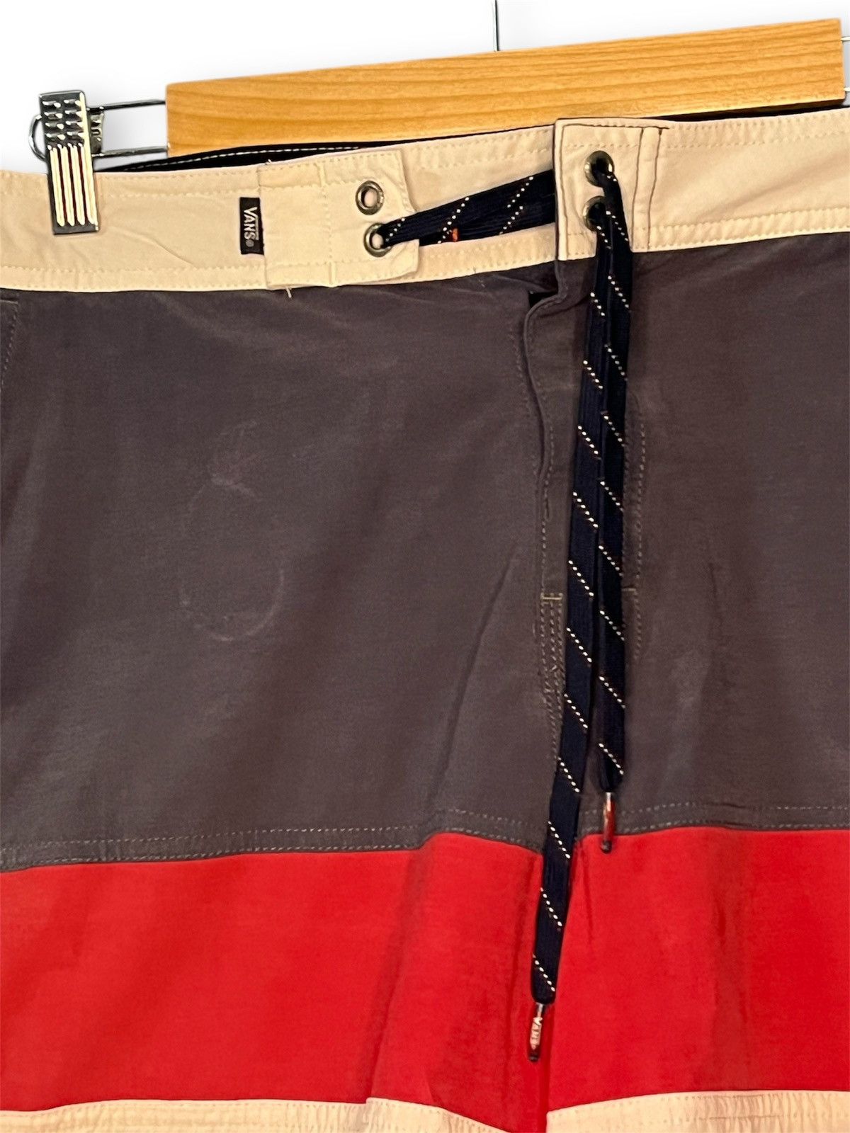 Vans Vans Era Panel board shorts Red,White,Dark Grey Block Size US 34 / EU 50 - 3 Thumbnail