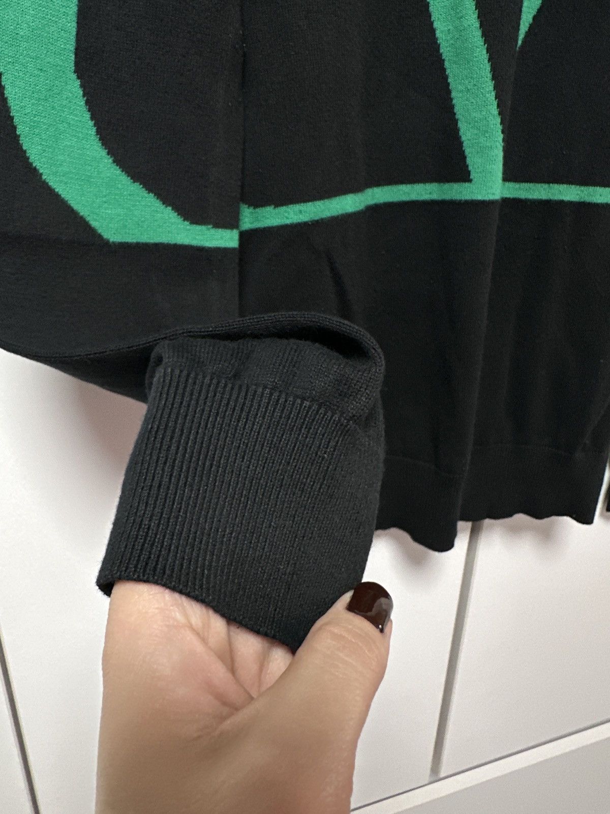 Valentino Valentino sweater big logo luxury Size US M / EU 48-50 / 2 - 4 Thumbnail