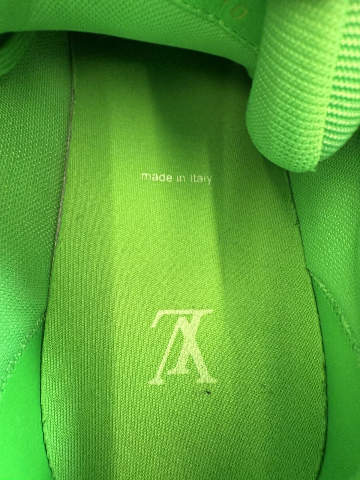 Louis Vuitton Louis Vuitton Trainer Fluorescent Green Size LV 10 / US 11 Size US 11 / EU 44 - 7 Thumbnail