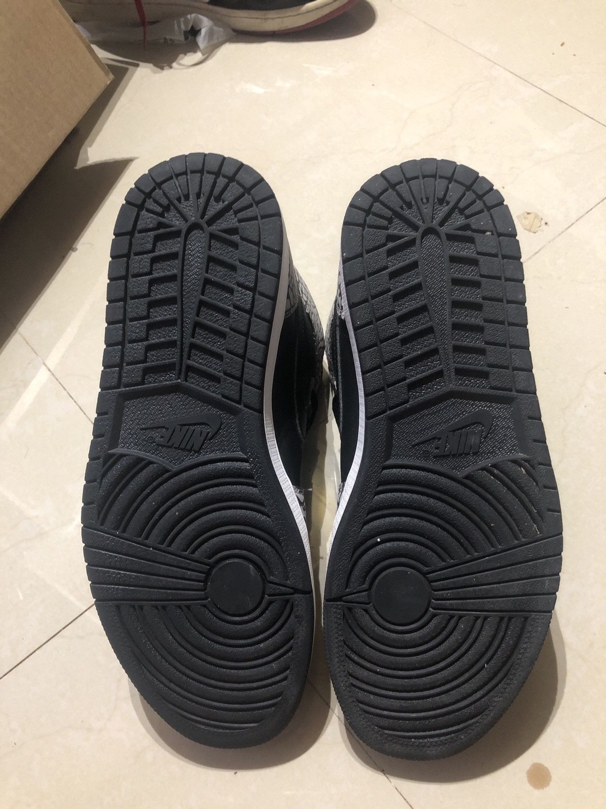 Jordan Brand Jordan 1 Retro High Black Elephant Size US 10 / EU 43 - 4 Thumbnail