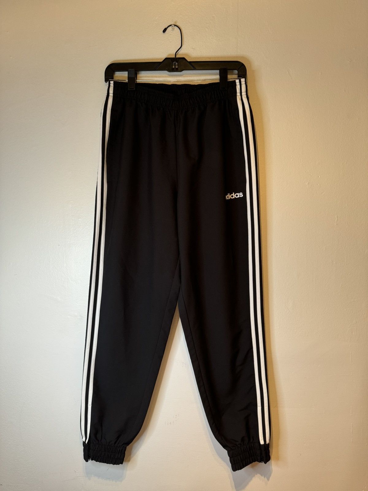 Adidas Adidas Track Pants Men's Size Medium 3 Stripe Logo Size US 40 / EU 56 - 1 Thumbnail