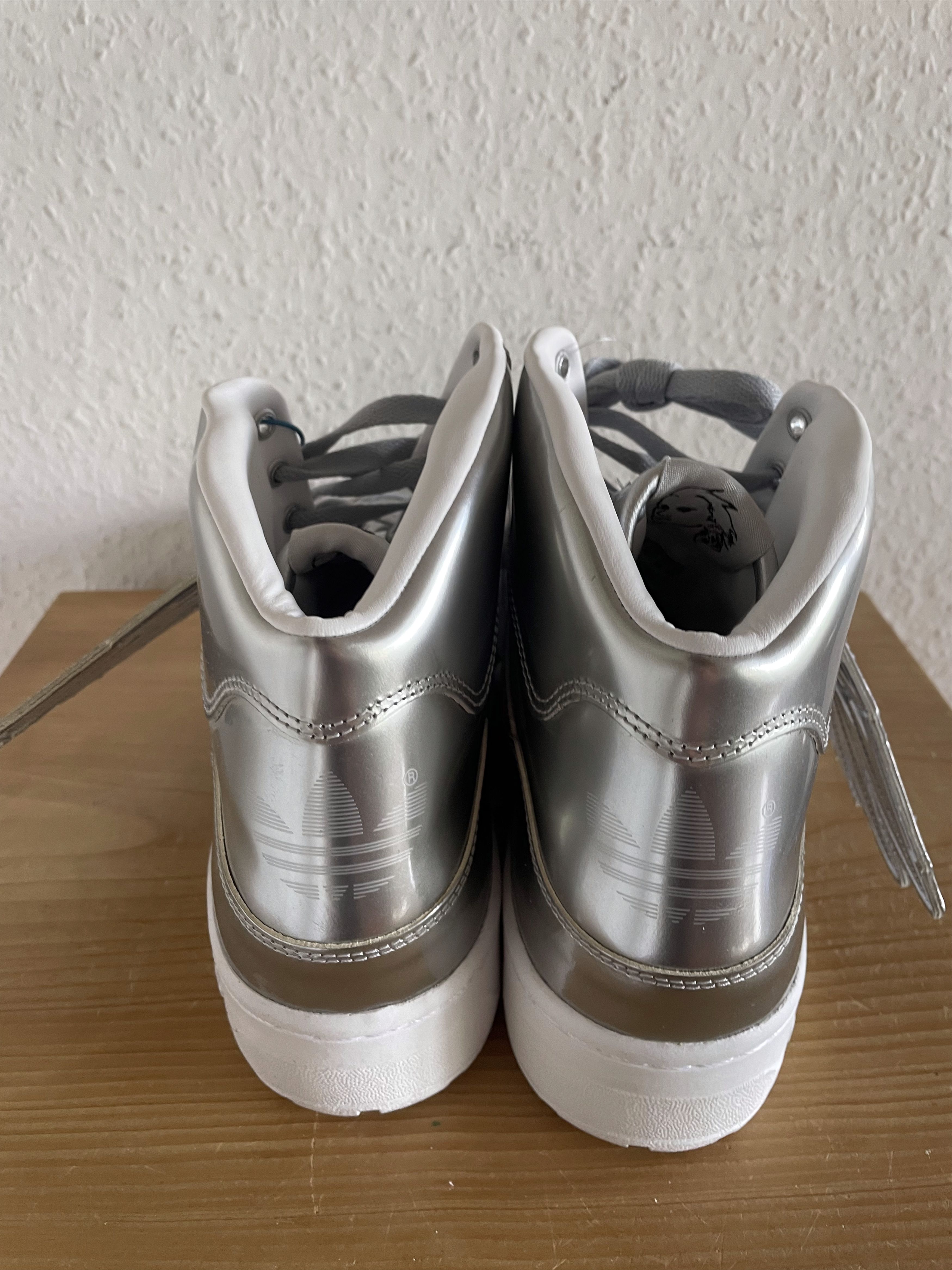 Adidas × Jeremy Scott Wings 1.0 Silver Metallic Size US 11 / EU 44 - 7 Thumbnail