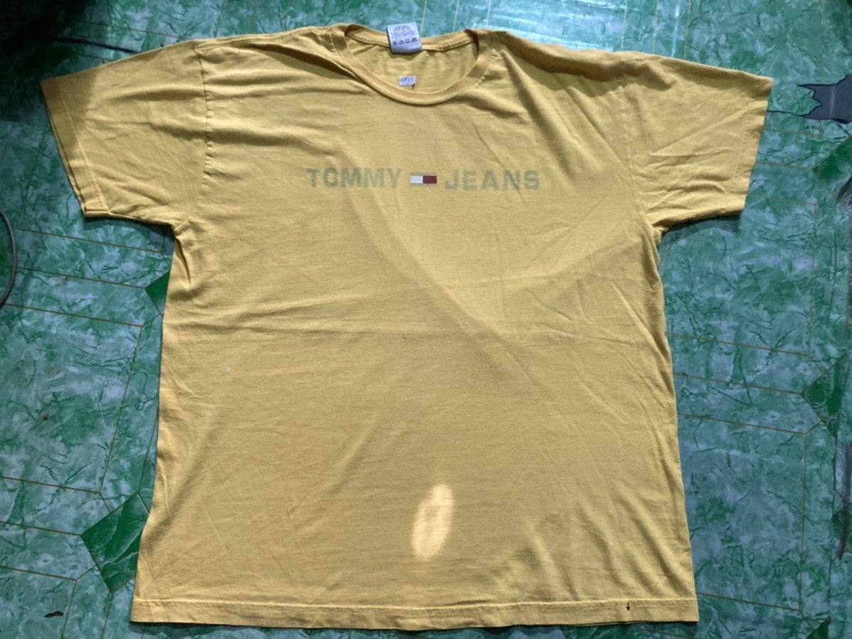 Tommy Hilfiger Vintage T-shirt Tommy Hilfiger 90s Size US L / EU 52-54 / 3 - 1 Thumbnail