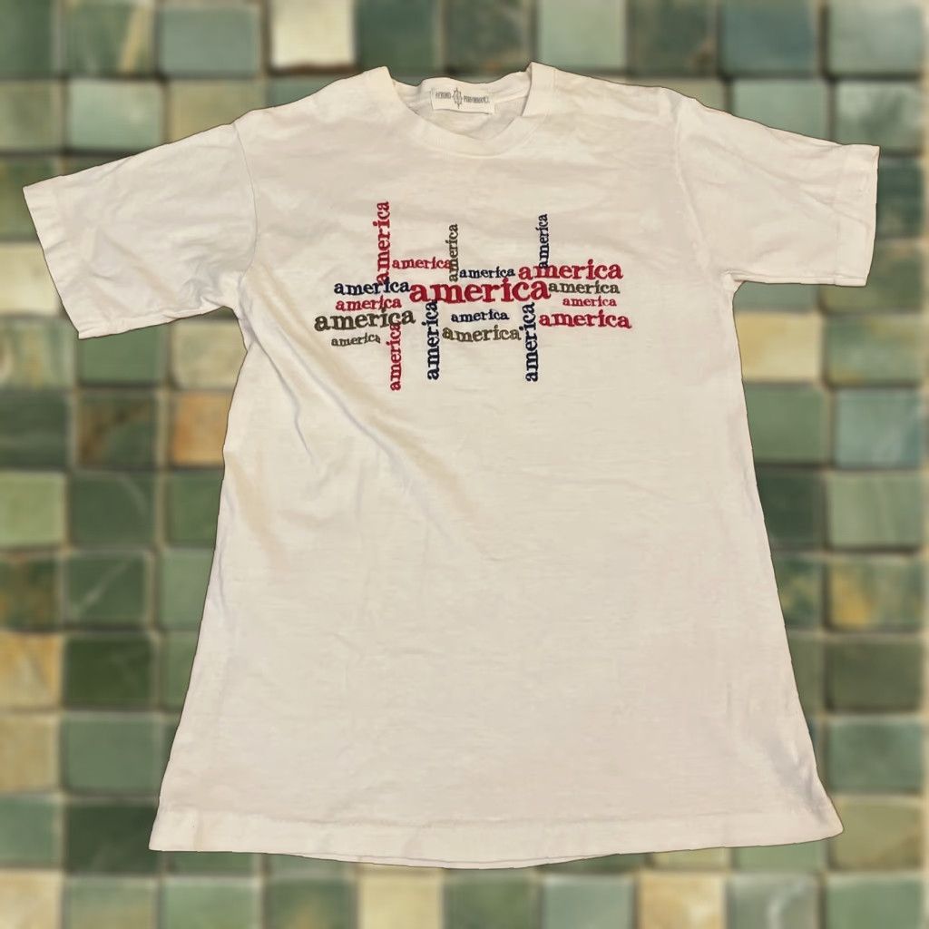 Vintage VINTAGE 90s Embroidered USA T-Shirt Single Stitch Size US M / EU 48-50 / 2 - 1 Thumbnail