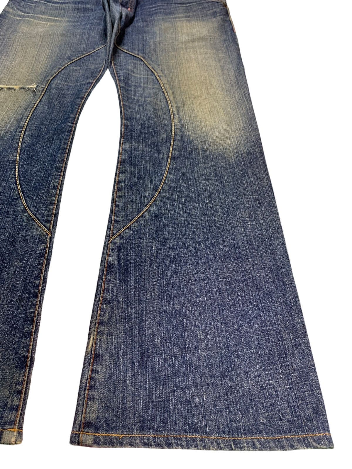 Japanese Brand Vintage Japanese Blue Way Mud Wash Distressed Bootcut Jeans Size US 37 - 7 Thumbnail