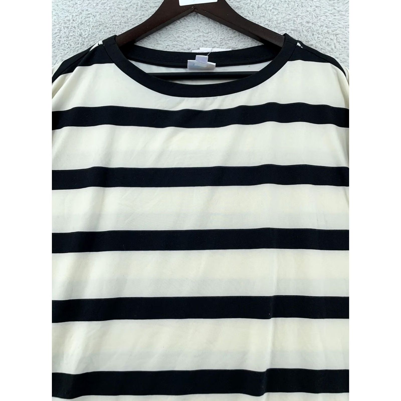 Vintage LuLaRoe Nora Tunic Top Womens L Black White Stripe Long Sleeve Crewneck Shirt Blouse Size L / US 10 / IT 46 - 2 Thumbnail