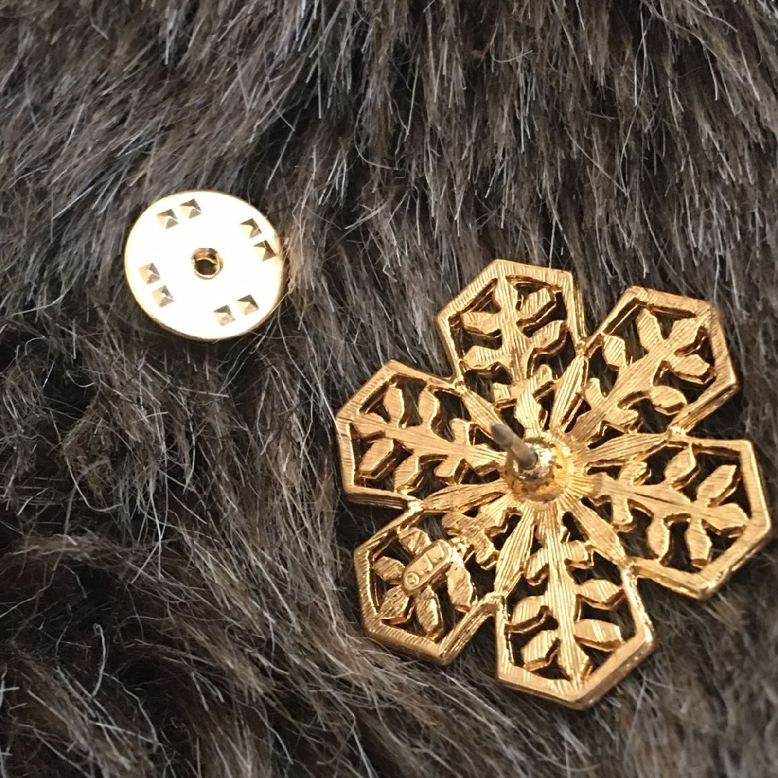Vintage Vintage Jonette gold tone snowflake pin Size ONE SIZE - 3 Thumbnail