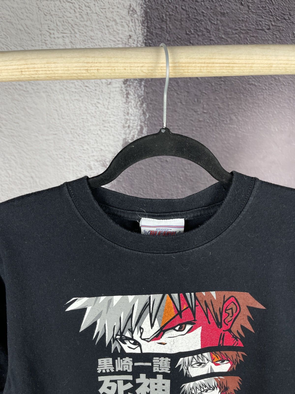 Anime BLEACH Ichigo Kurosaki vintage y2k shonen anime jump T-shirt Size US M / EU 48-50 / 2 - 5 Thumbnail