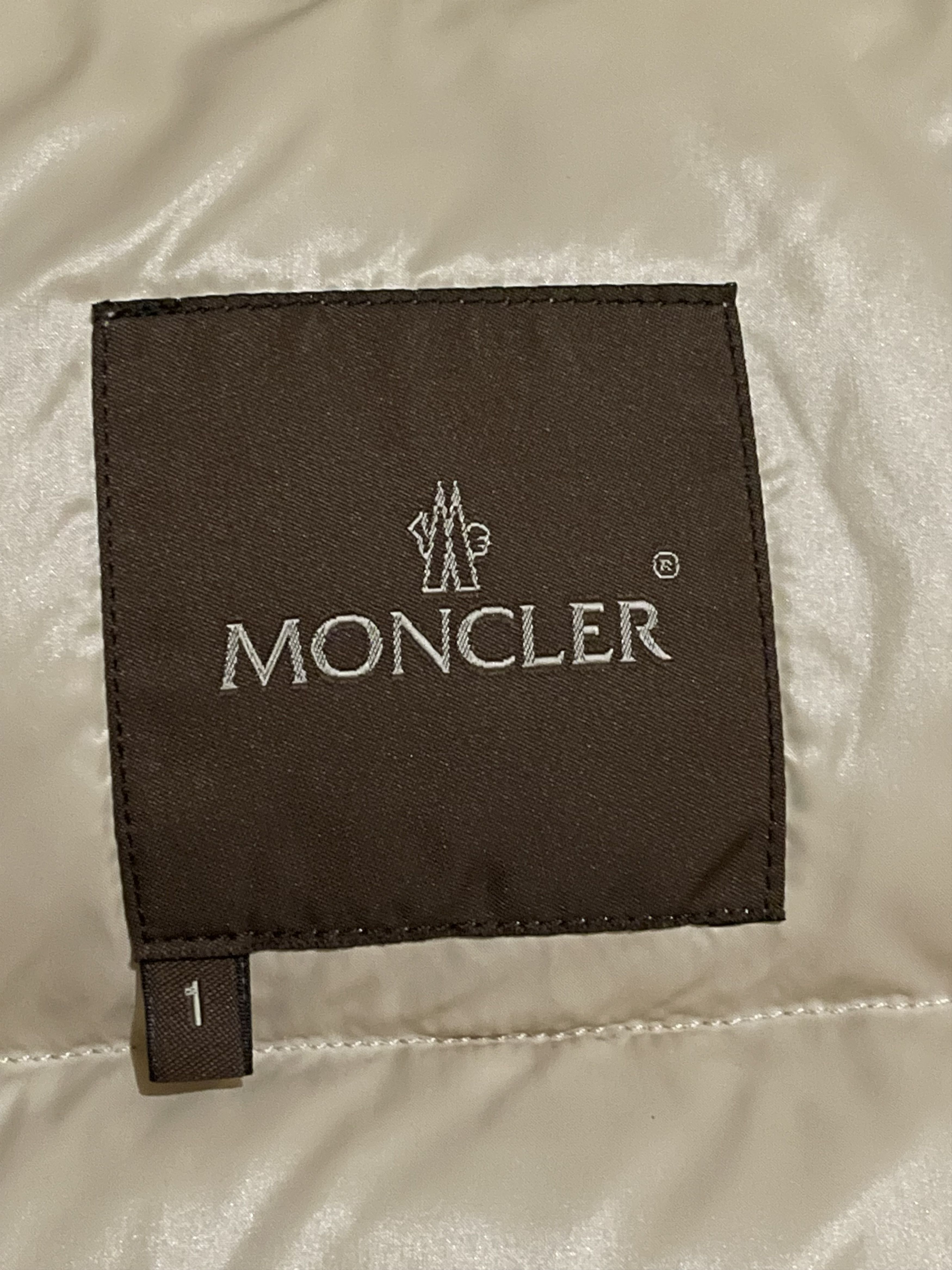 Moncler Vintage Biege Moncler Puffer Down Jacket | S-M size Size US M / EU 48-50 / 2 - 12 Thumbnail