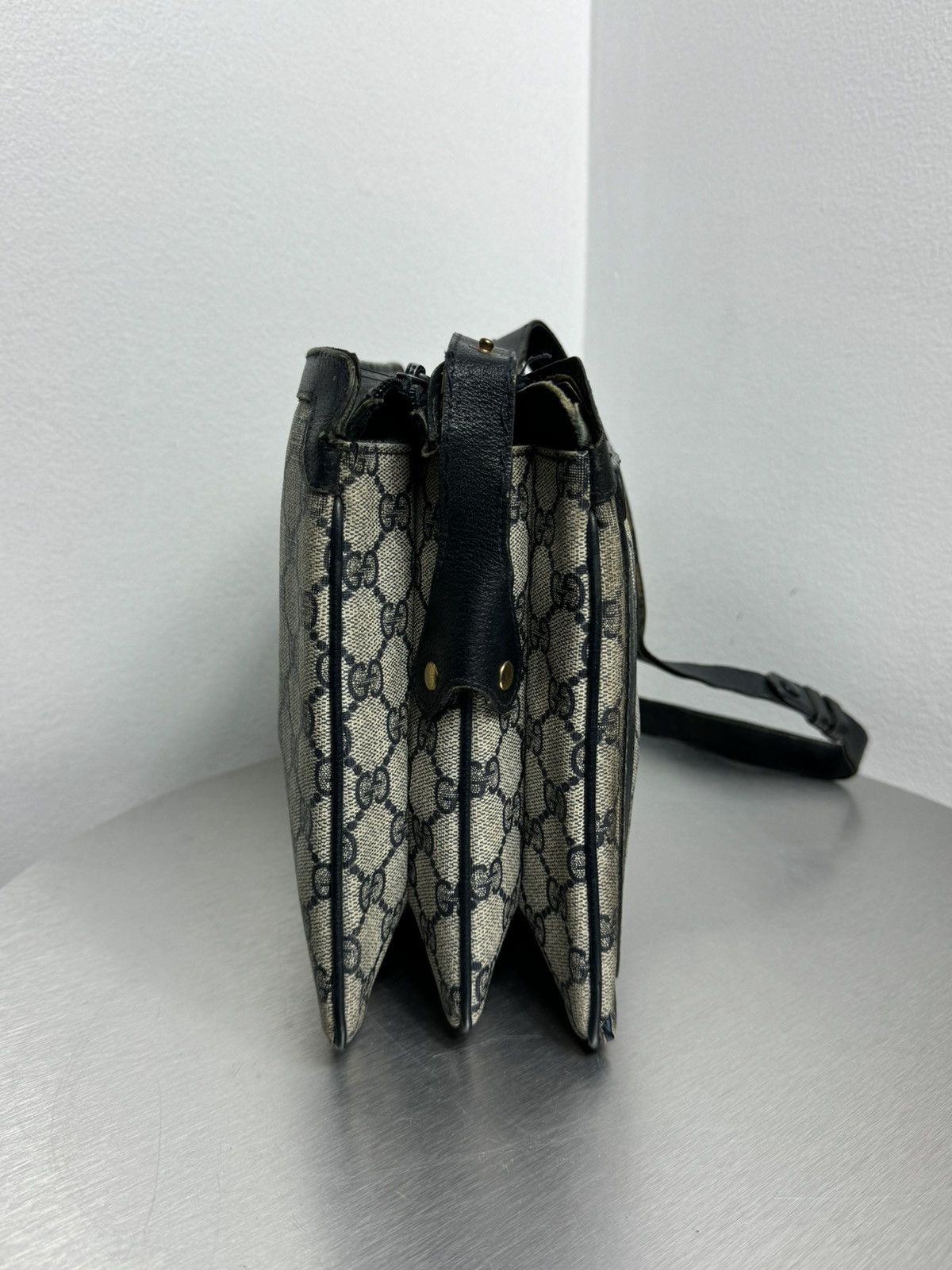 Gucci × Vintage Vintage Gucci Sherry Line Monogram Navy Shoulder Bag Size ONE SIZE - 4 Thumbnail
