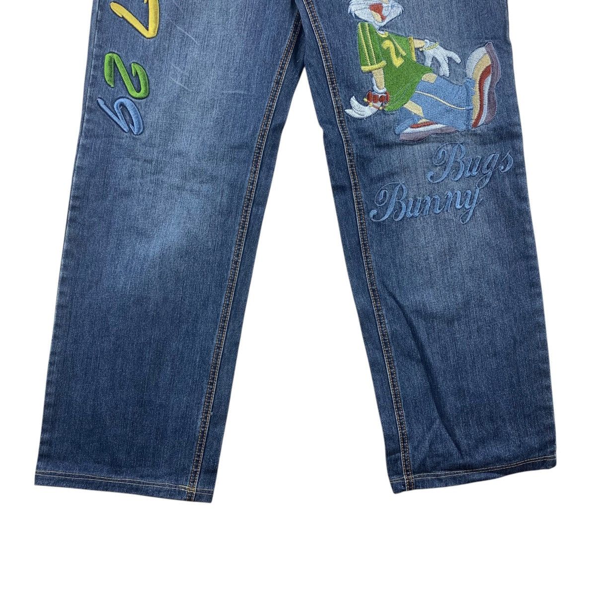 Japanese Brand LOT 29 x BUGS BUNNY embroidery design blue jeans Size US 34 / EU 50 - 11 Thumbnail