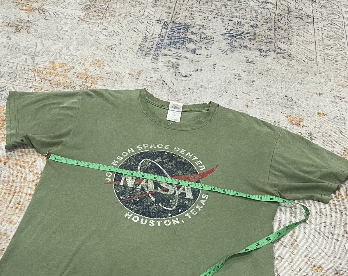 Gildan Vintage Distressed Nasa Johnson Space Center Houston, Texas Size US M / EU 48-50 / 2 - 6 Thumbnail