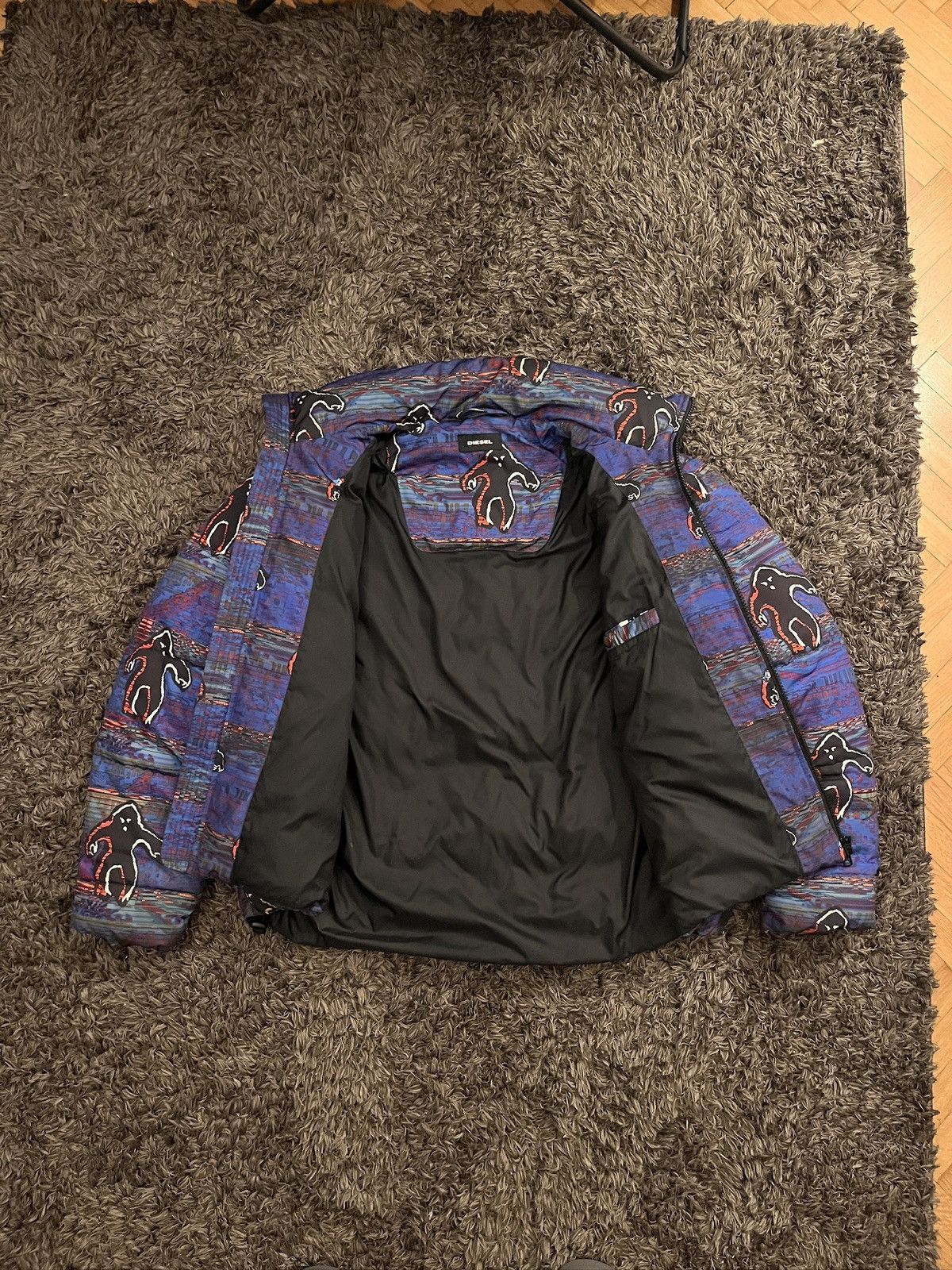 Diesel *RARE* Diesel Graffiti Puffer Size US XL / EU 56 / 4 - 3 Thumbnail