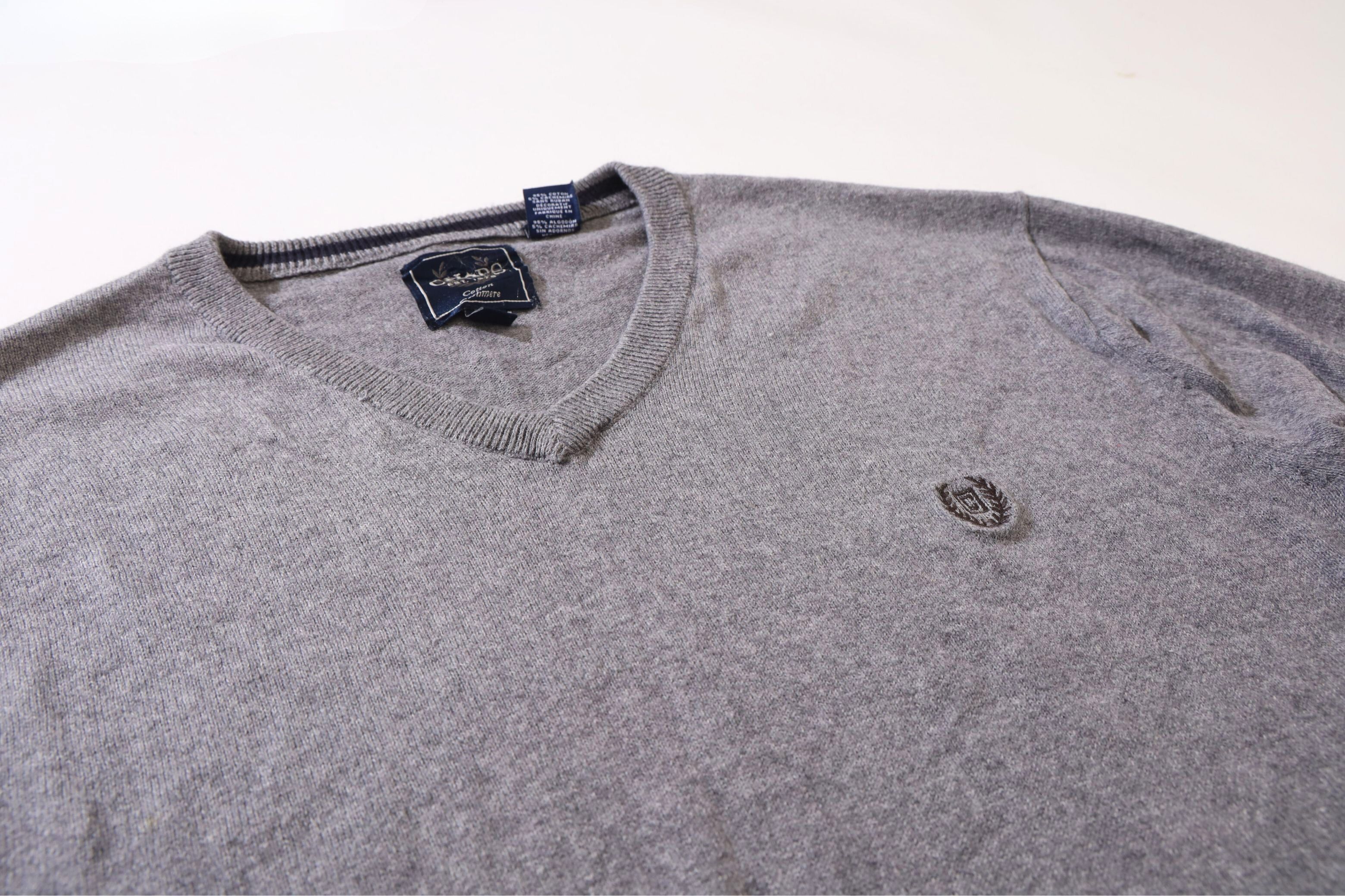 Chaps Ralph Lauren Vintage Light Grey Cashmere Blend V Neck Knit (Large) Size US L / EU 52-54 / 3 - 1 Thumbnail