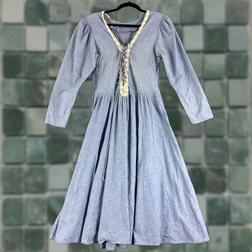 Vintage Gunne Sax Denim Prairie Dress Women Medium Blue Long Sleeve Lace-Up Front Cotton Dress Size M / US 6-8 / IT 42-44 - 1 Thumbnail