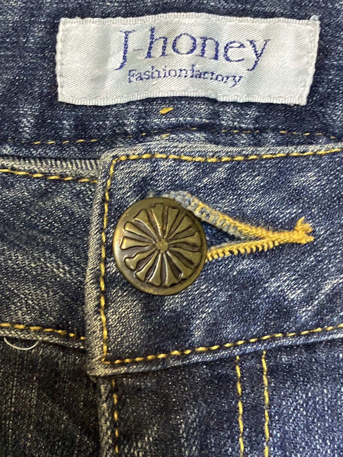 Japanese Brand Vintage Japanese Blue Wash Distressed Denim Flare Jeans Size US 31 - 8 Thumbnail