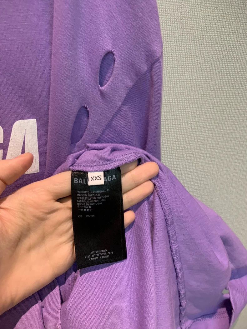 Balenciaga Balenciaga Taro purple ripped short sleeves 2505-Nextarrow Size US XXS / EU 40 - 5 Thumbnail