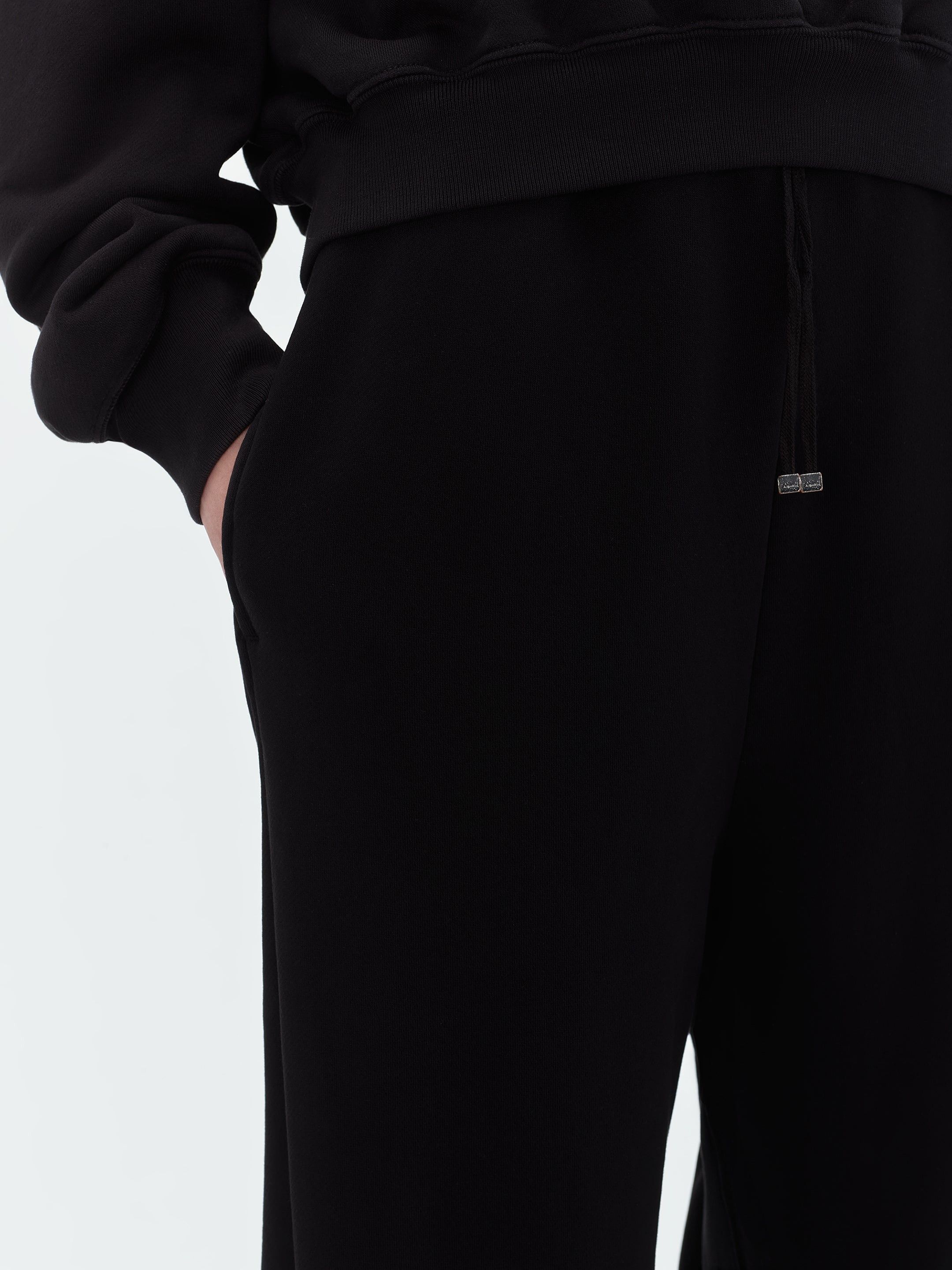 Amiri os11x0625 Arts District Logo Sweatpant in Black Size 27" / US 4 / IT 40 - 5 Thumbnail