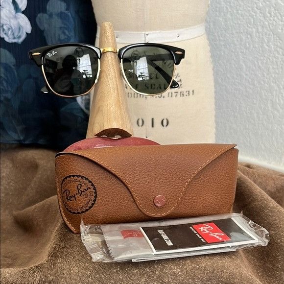 RayBan Ray-Ban Clubmaster Classic RB3016 Sunglasses Case NWT Size ONE SIZE - 1 Thumbnail