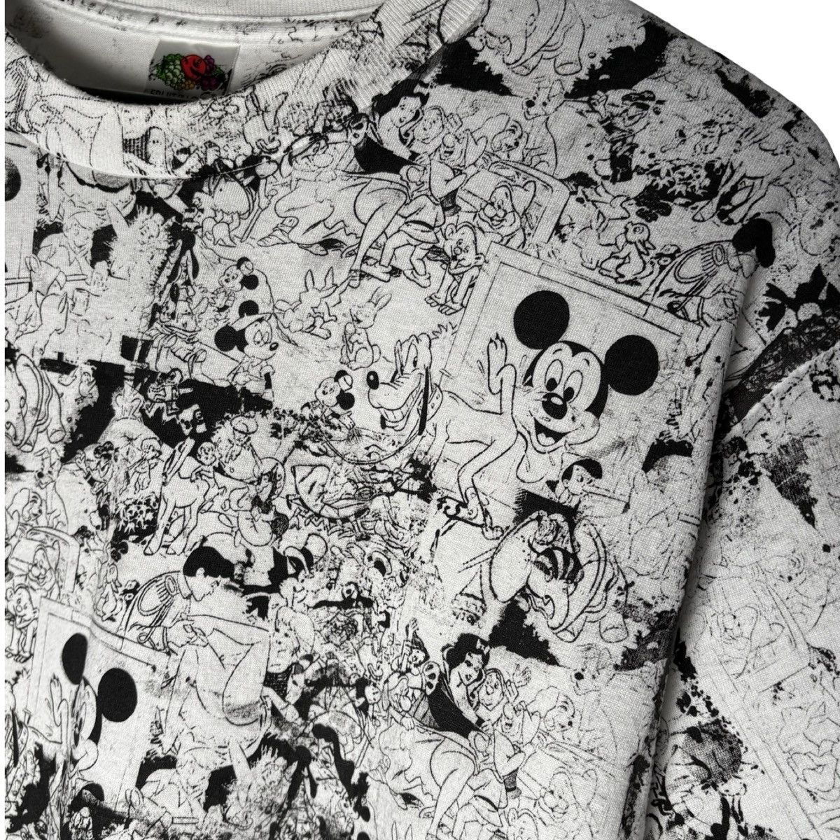 Other Vintage DisneyLand Memorial Orgy AOP T Shirt Vivienne L Size US L / EU 52-54 / 3 - 2 Thumbnail