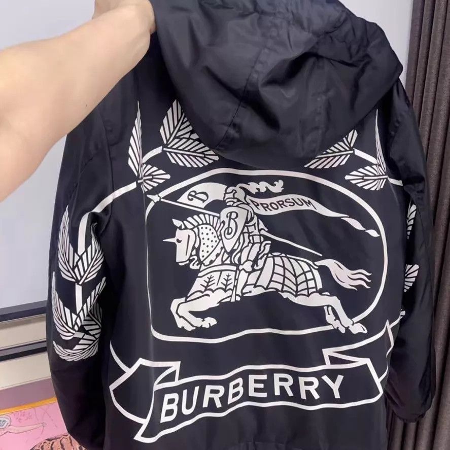Burberry BURBERRY Horseferry logo print cotton puffer jacket size M Size M / US 6-8 / IT 42-44 - 2 Thumbnail