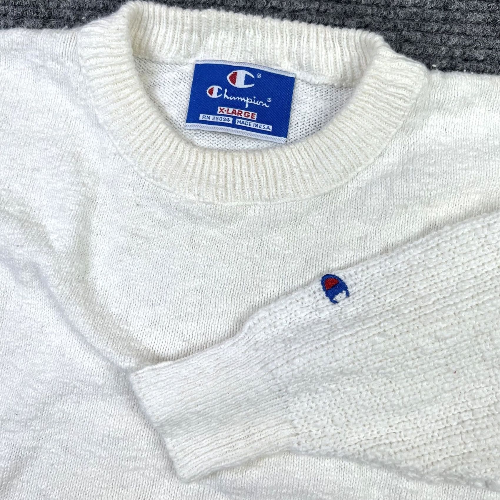 Champion VINTAGE Champion Sweatshirt Beige 100% Cotton XL Embroidered Logo Men’s Classic Pullover 80s Size US XL / EU 56 / 4 - 2 Thumbnail