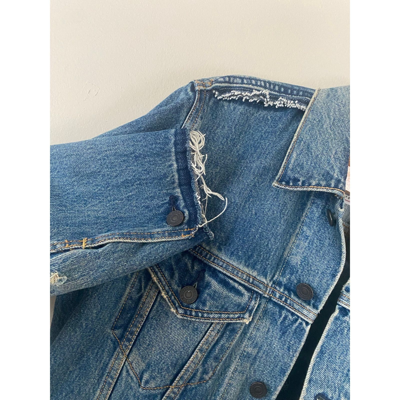 Levi's Levis Big E Reproduction Distressed Raw Hem M Trucker Jacket Size US M / EU 48-50 / 2 - 3 Thumbnail
