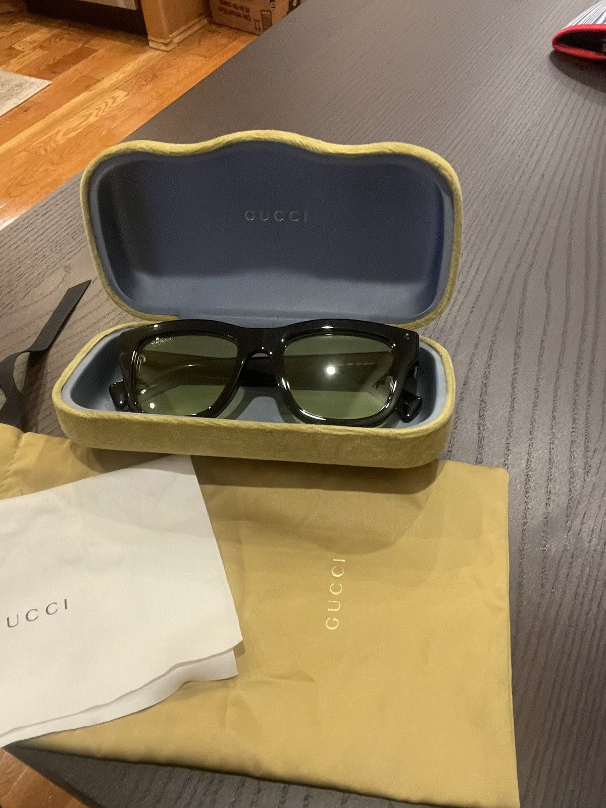 Gucci GUCCI GG1135S BLACK FRAME GREEN LENS SUNGLASSES W CASE Size ONE SIZE - 7 Thumbnail