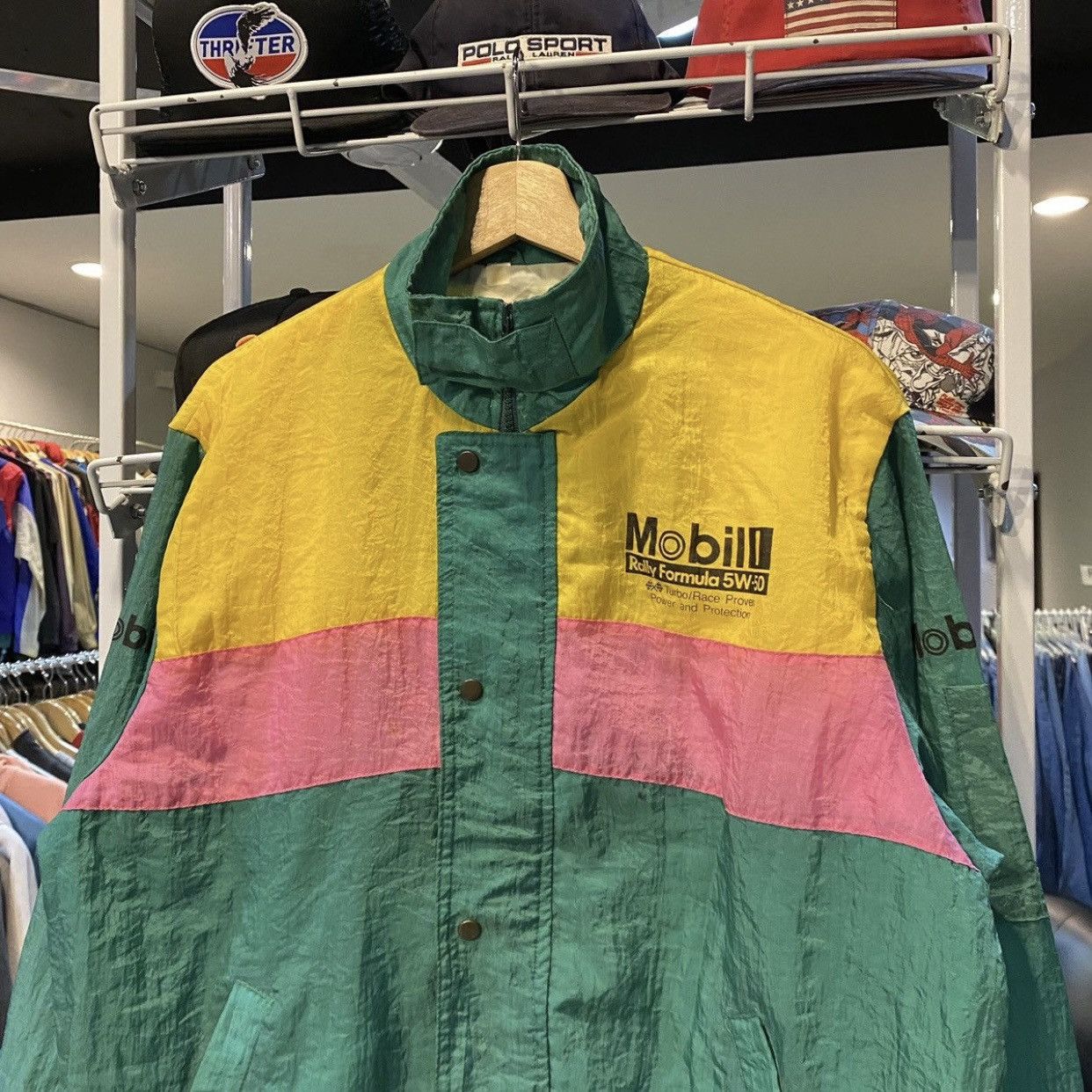 Ferrari × Mercedes-Benz × Vintage Vintage Mobil F1 Mobil 1 Rally Formula 5W-50 Light Jackets Size US M / EU 48-50 / 2 - 9 Thumbnail