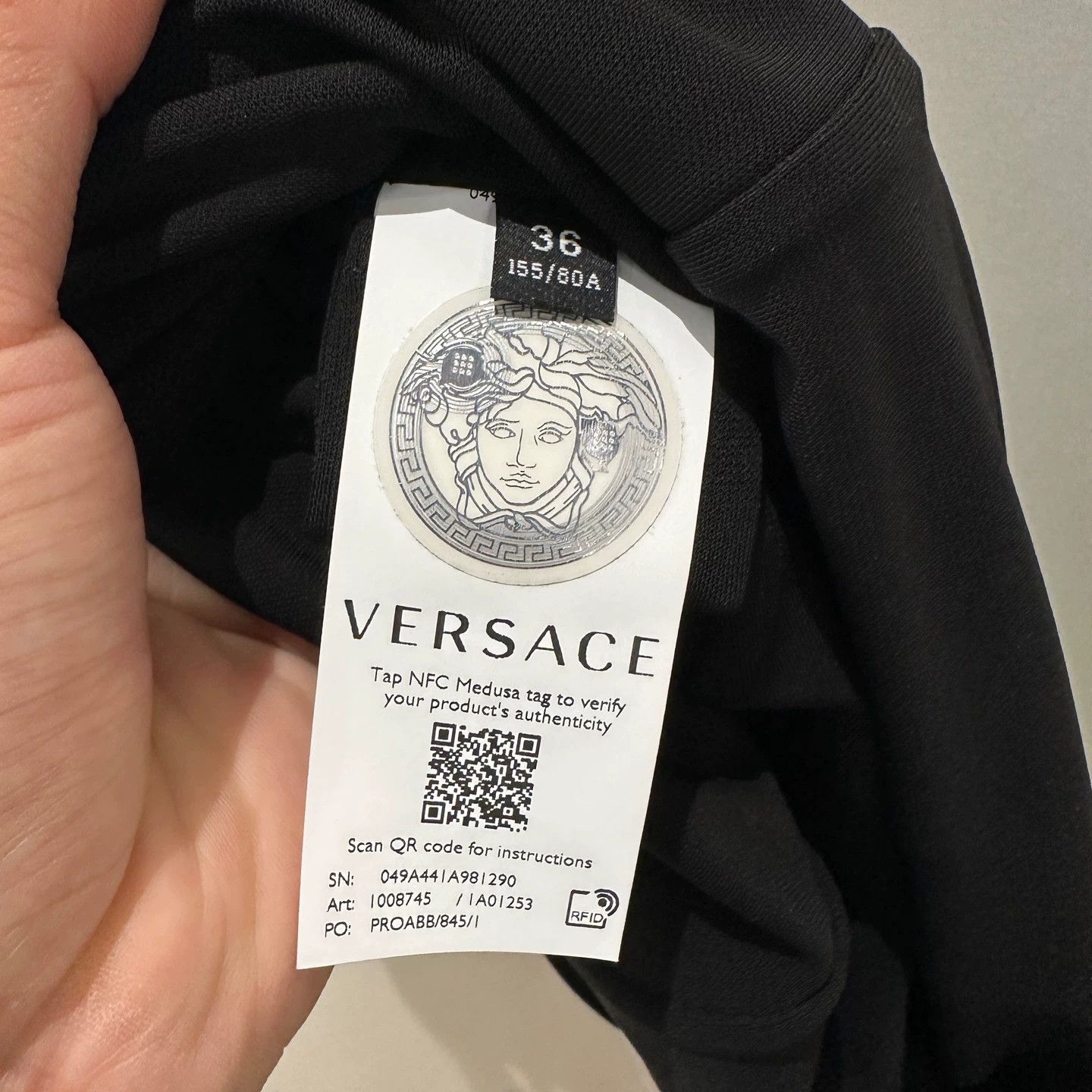 Versace Versace apr506 Sleeveless Logo Gold Buckle Dress 36 Size XS / US 0-2 / IT 36-38 - 4 Thumbnail