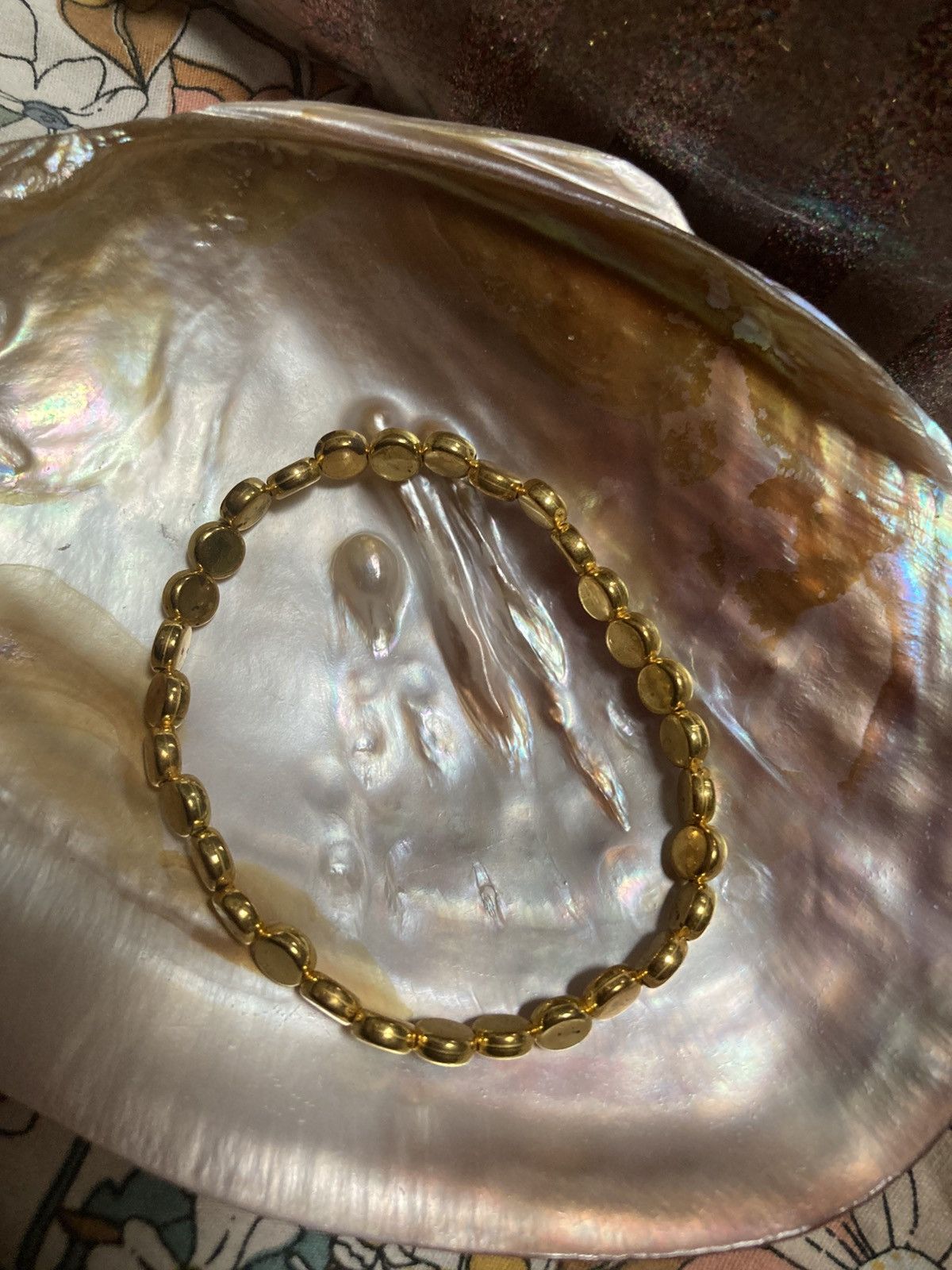 Other Yellow gold coloured flat circular beaded bracelet Size ONE SIZE - 2 Thumbnail