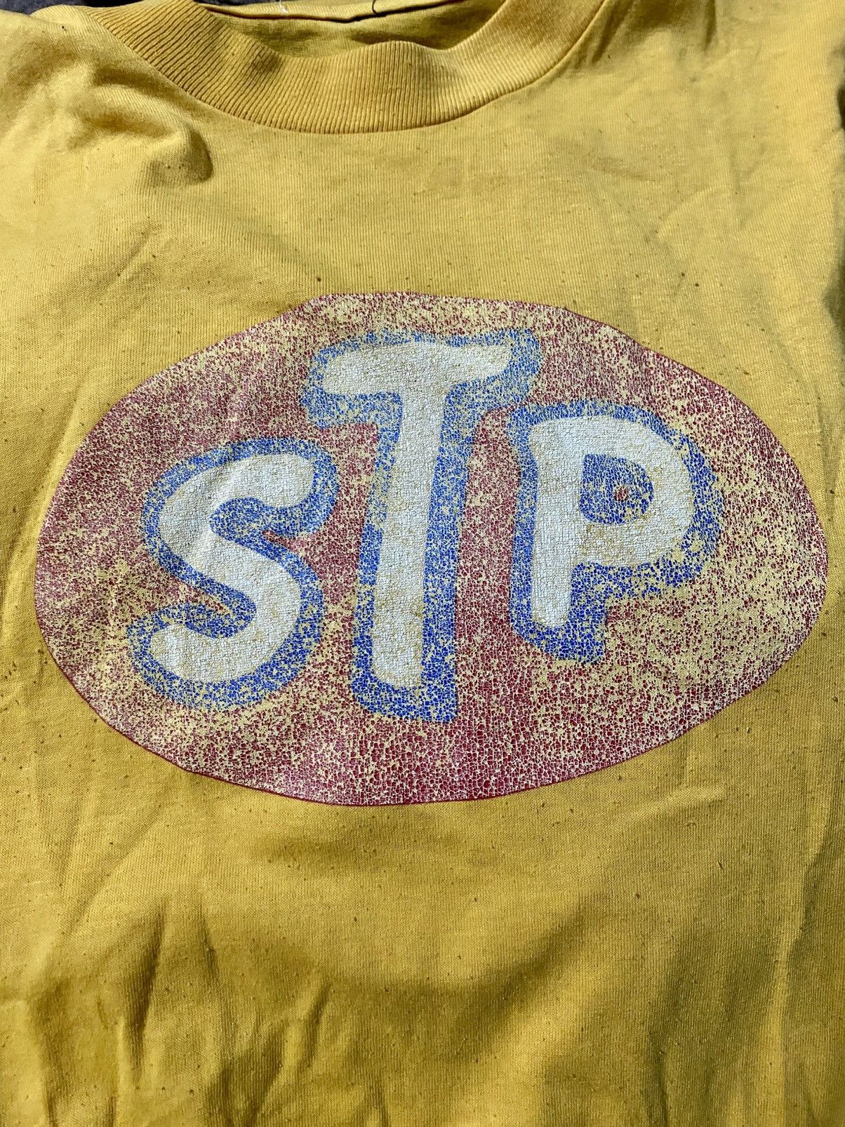 Vintage Vintage STP Racing Logo Yellow T-Shirt | Distressed Graphic Size US M / EU 48-50 / 2 - 11 Thumbnail