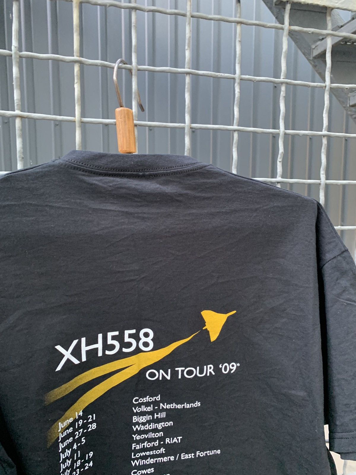 Vintage Vintage XH558 On Tour Shirt F 16 Air Force USA Size US XL / EU 56 / 4 - 6 Thumbnail