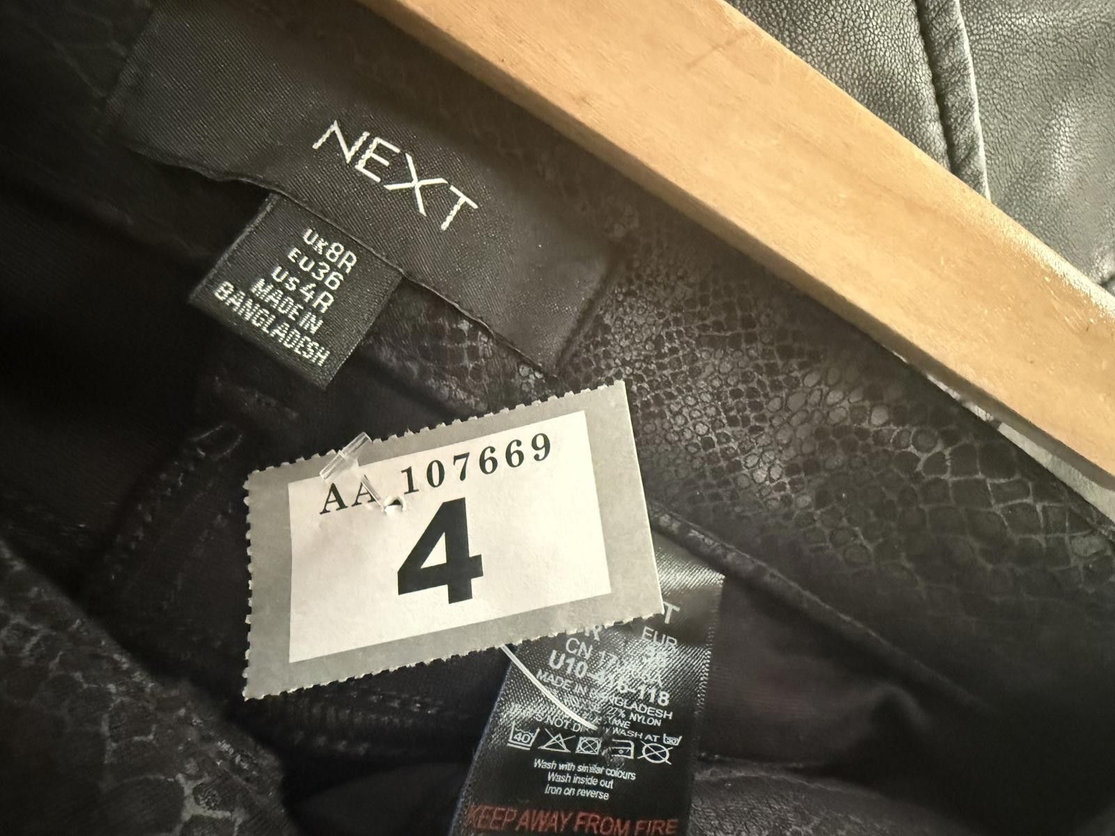 NEXT Next Black Faux Leather Snake Print Skinny Trousers UK Size Size 27" / US 4 / IT 40 - 2 Thumbnail